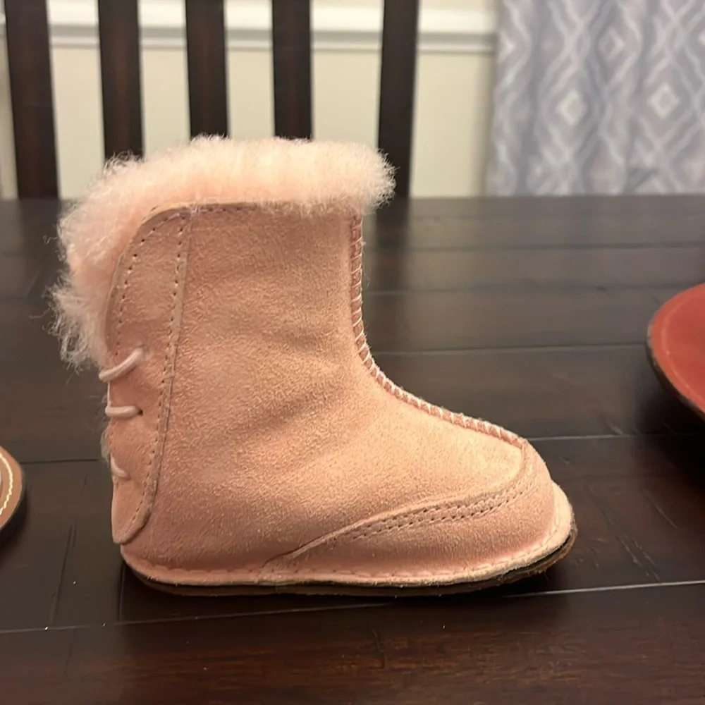 Ugg Australia I Boo infant baby booties boots Size Small 2/3 new 6-12 Months
